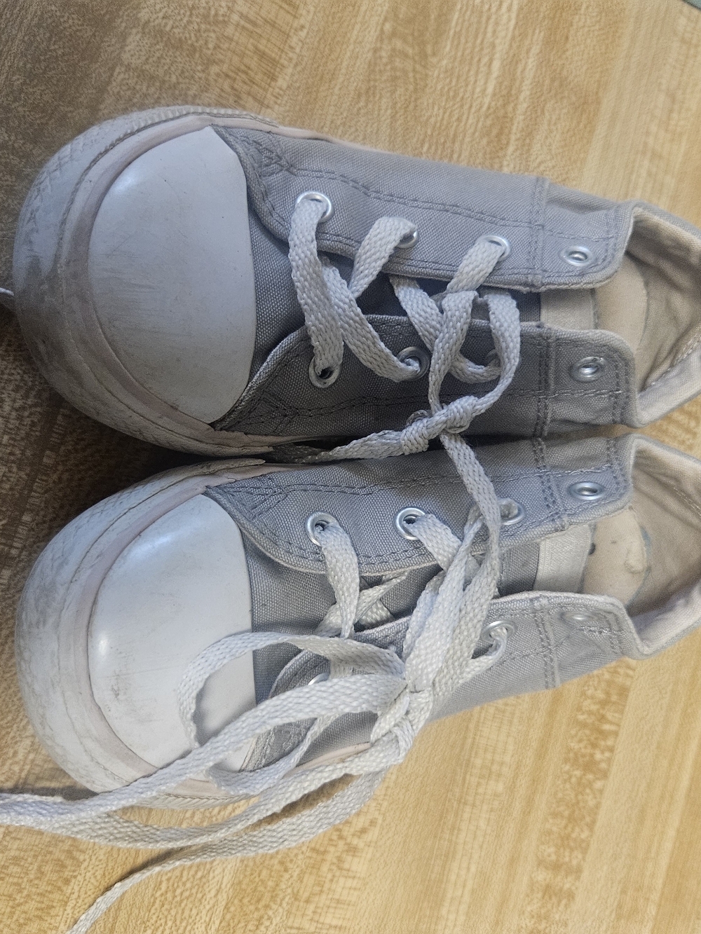 Converse Kids Canvas Lace-Up Sneakers in Light Gray and White